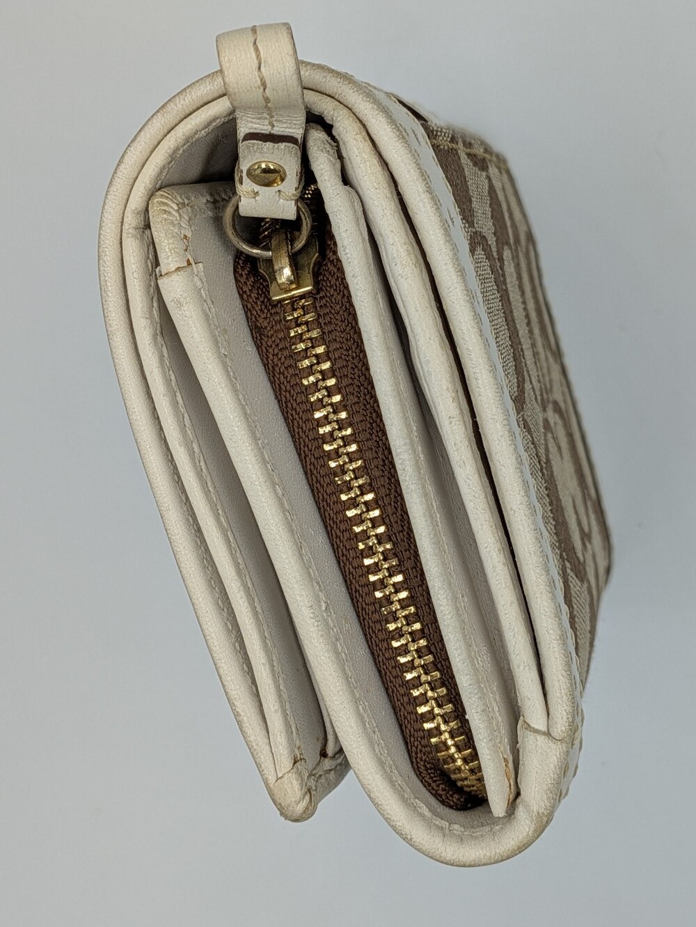 Coach Signature Wallet Khaki Canvas White Perforated Leather Trim Zip Folding - Picture 7 of 16